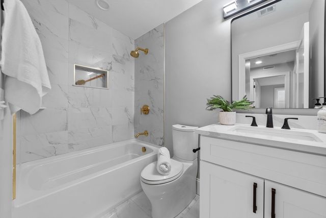 30 Dighton 4, Boston, MA 02135