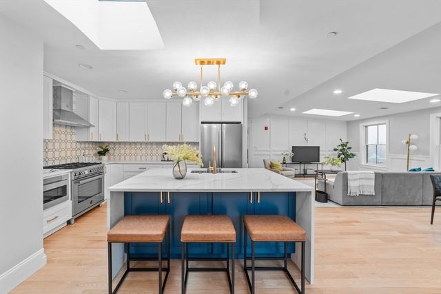 30 Dighton 4, Boston, MA 02135