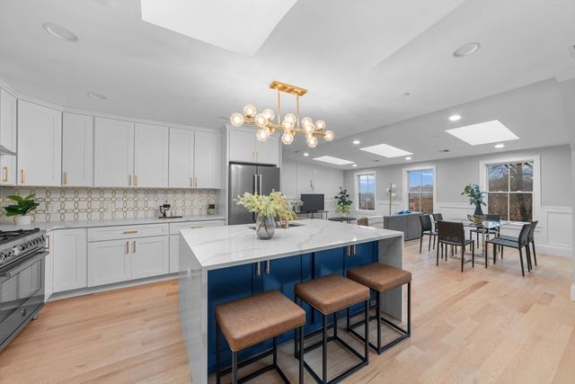 30 Dighton 4, Boston, MA 02135