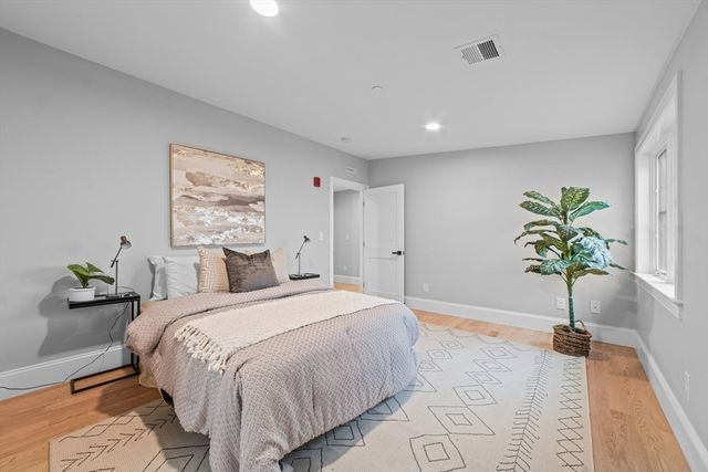 30 Dighton 4, Boston, MA 02135