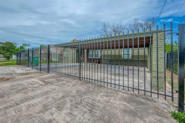 3505 Mount Pleasant Street, Houston, TX 77021