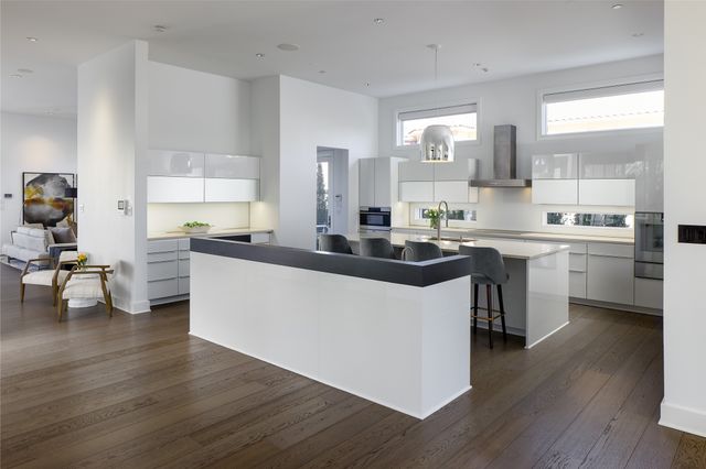 11565 E Ricks Circle, Dallas, TX 75230