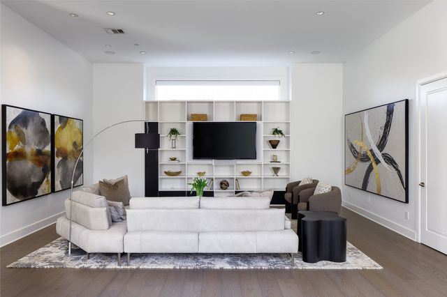 11565 E Ricks Circle, Dallas, TX 75230