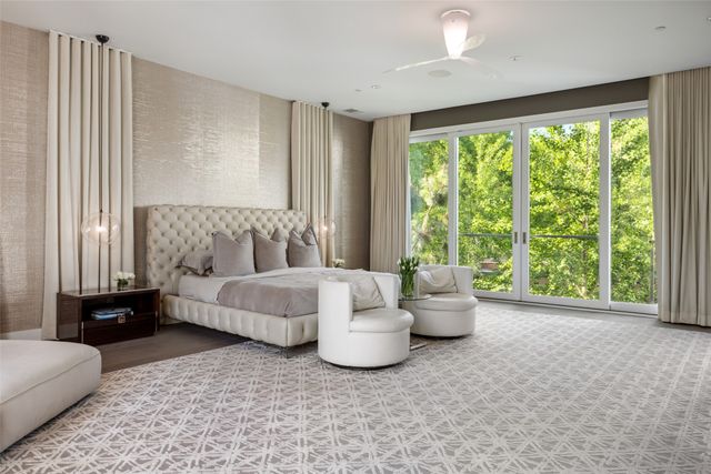 11565 E Ricks Circle, Dallas, TX 75230