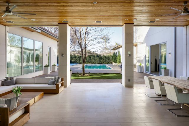 11565 E Ricks Circle, Dallas, TX 75230