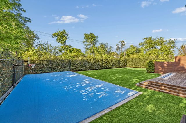 11565 E Ricks Circle, Dallas, TX 75230