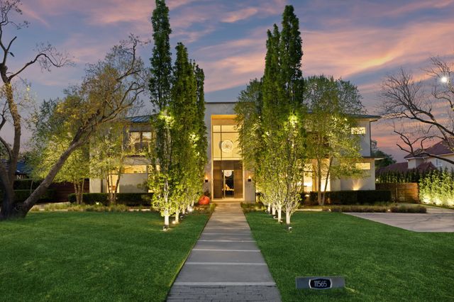 11565 E Ricks Circle, Dallas, TX 75230