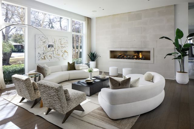 11565 E Ricks Circle, Dallas, TX 75230