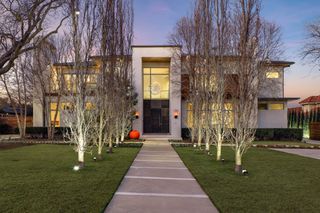 11565 E Ricks Circle, Dallas, TX 75230