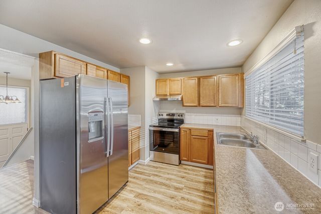 6110 167th Place SW, Lynnwood, WA 98037