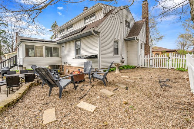453 Chestnut Street, Valparaiso, IN 46385