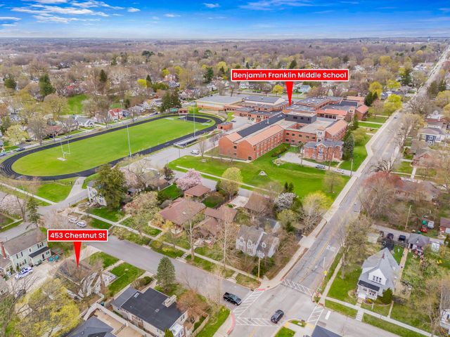 453 Chestnut Street, Valparaiso, IN 46385