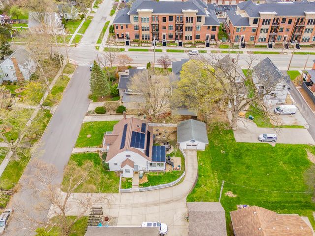 453 Chestnut Street, Valparaiso, IN 46385