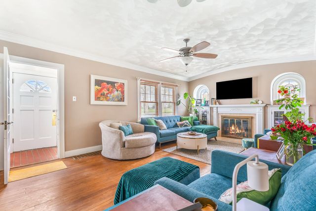 453 Chestnut Street, Valparaiso, IN 46385
