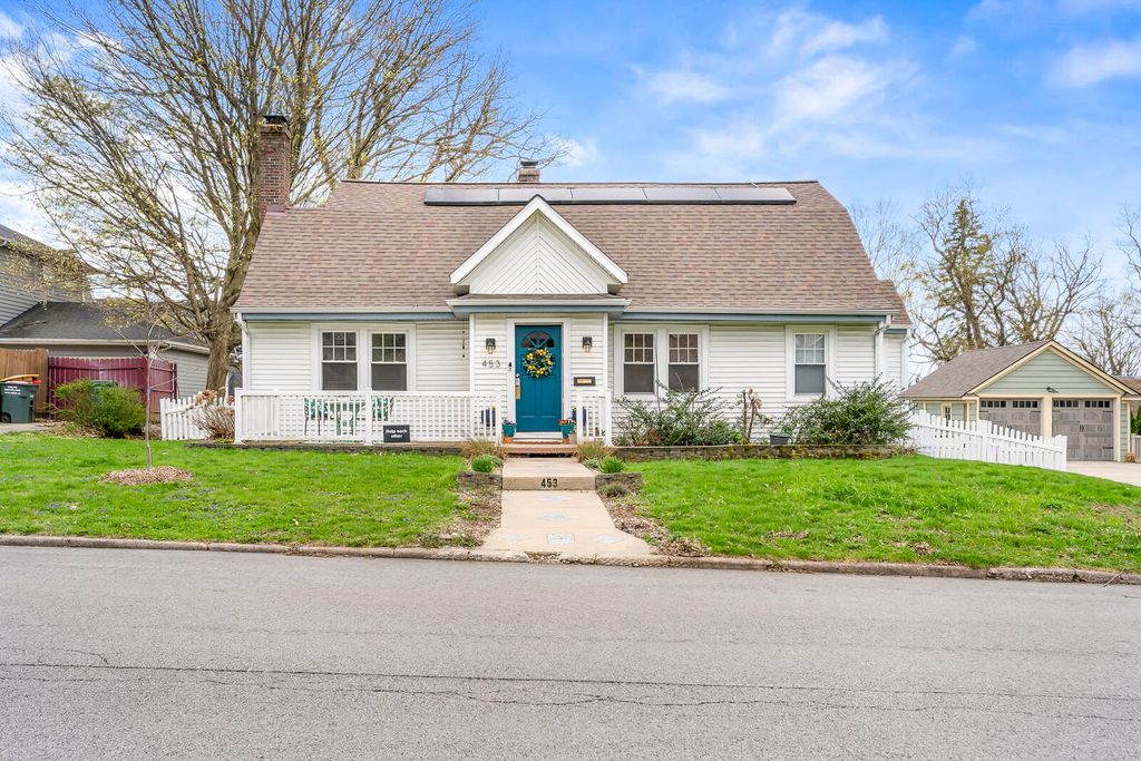 453 Chestnut Street, Valparaiso, IN 46385