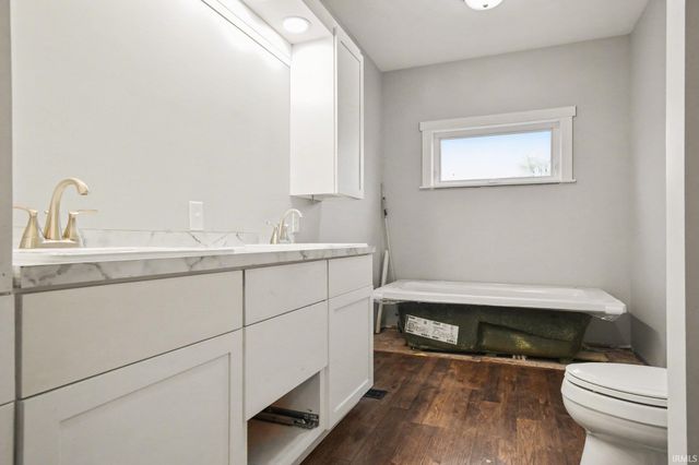 68680 Lake Trail, Bremen, IN 46506