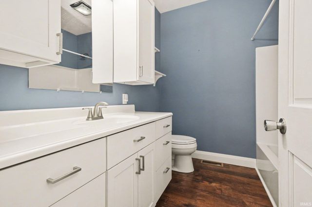 68680 Lake Trail, Bremen, IN 46506