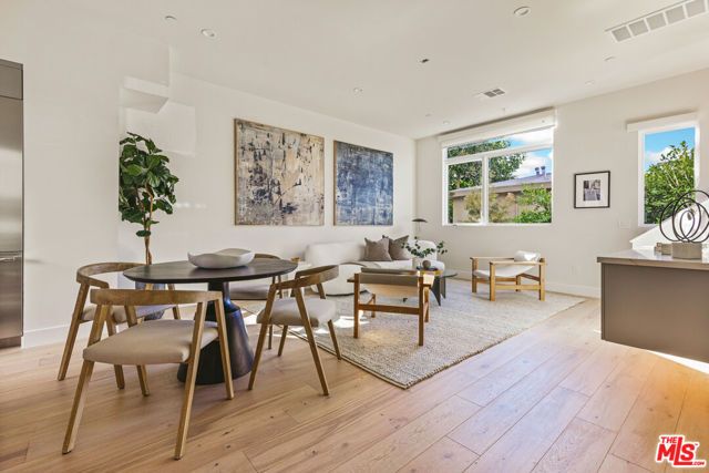 3222 S Barrington Avenue, Los Angeles, CA 90066