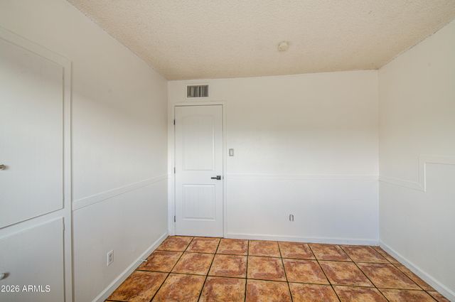 7922 W EARLL Drive, Phoenix, AZ 85033