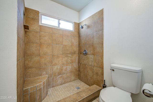7922 W EARLL Drive, Phoenix, AZ 85033