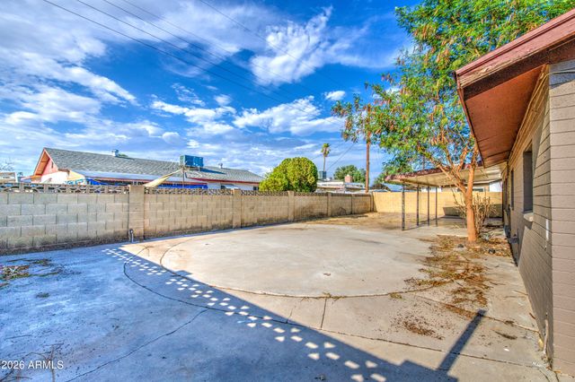 7922 W EARLL Drive, Phoenix, AZ 85033