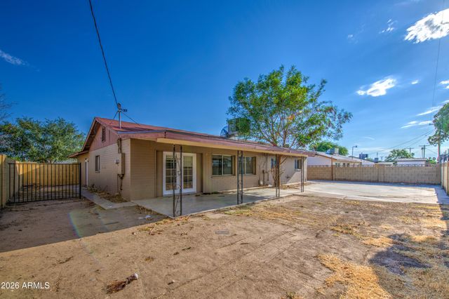 7922 W EARLL Drive, Phoenix, AZ 85033