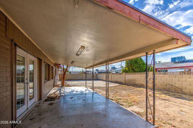 7922 W EARLL Drive, Phoenix, AZ 85033