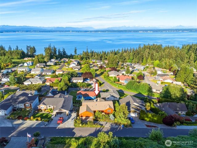 1051 Lightning Way, Camano Island, WA 98282