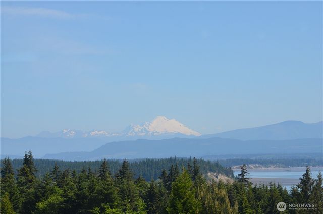 1051 Lightning Way, Camano Island, WA 98282