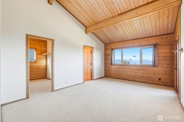 1051 Lightning Way, Camano Island, WA 98282