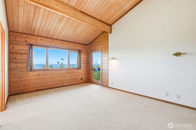 1051 Lightning Way, Camano Island, WA 98282