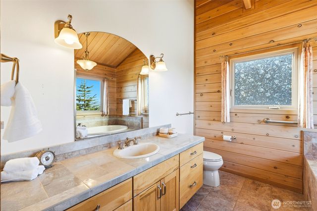 1051 Lightning Way, Camano Island, WA 98282