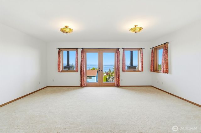 1051 Lightning Way, Camano Island, WA 98282