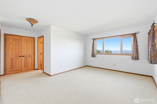 1051 Lightning Way, Camano Island, WA 98282