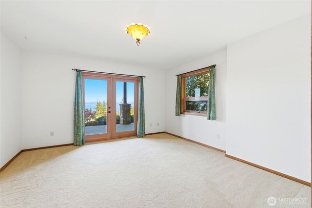 1051 Lightning Way, Camano Island, WA 98282
