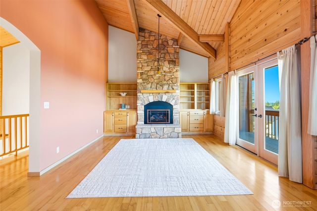 1051 Lightning Way, Camano Island, WA 98282