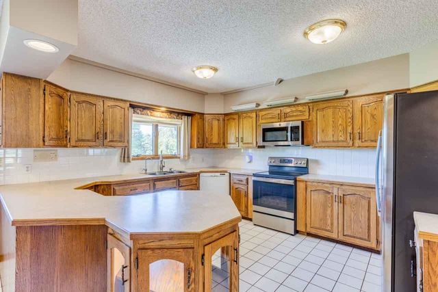 12400 E Lynne, Wichita, KS 67207