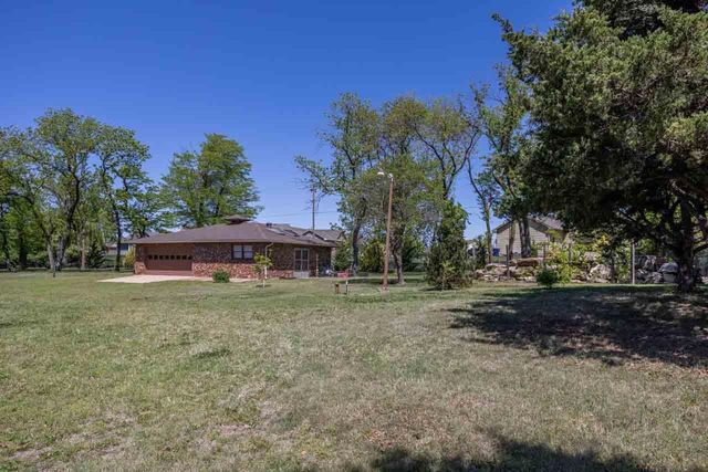 12400 E Lynne, Wichita, KS 67207