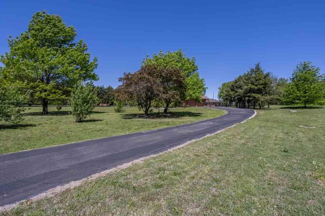 12400 E Lynne, Wichita, KS 67207