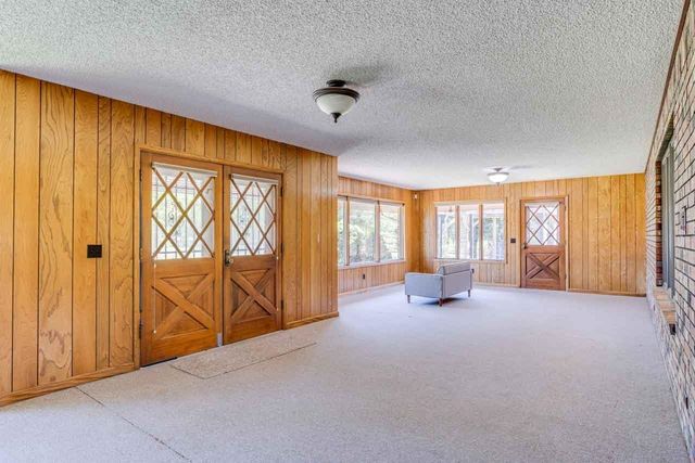 12400 E Lynne, Wichita, KS 67207