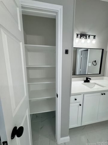 11858 Amy Frances, San Antonio, TX 78253