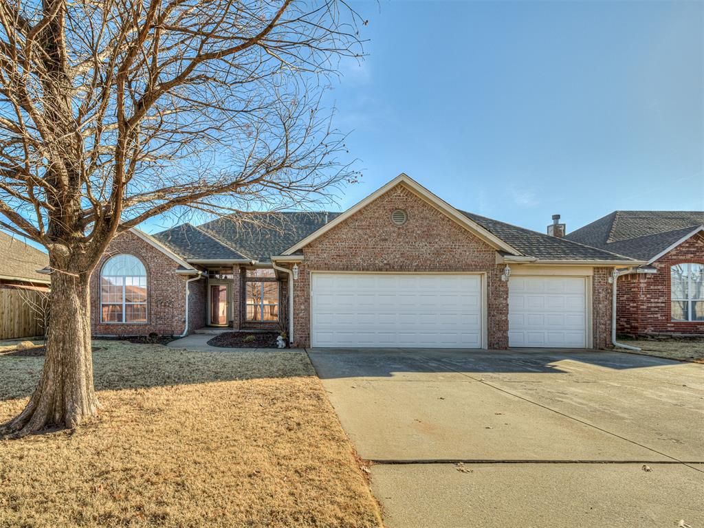 4012 Morningstar Drive, Yukon, OK 73099