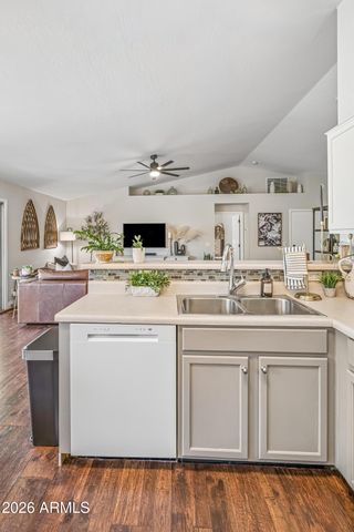 2082 E SAN TAN Court, Gilbert, AZ 85296