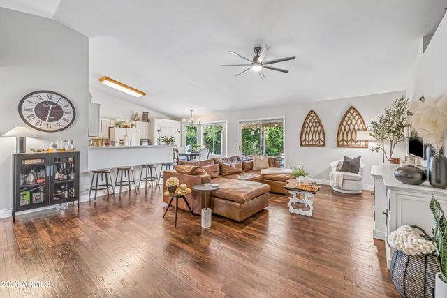 2082 E SAN TAN Court, Gilbert, AZ 85296