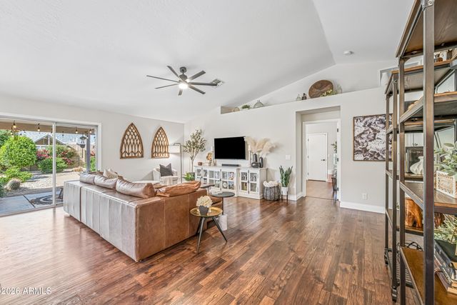 2082 E SAN TAN Court, Gilbert, AZ 85296