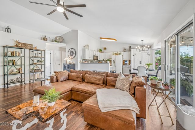 2082 E SAN TAN Court, Gilbert, AZ 85296