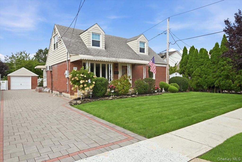 303 Caroline Avenue, Garden City South, NY 11530 — photo 2