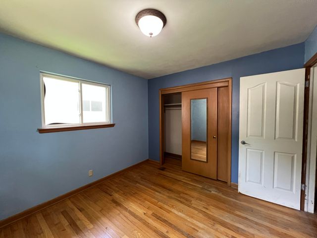 1949 S Broadway Avenue, Springfield, MO 65807