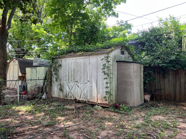 1949 S Broadway Avenue, Springfield, MO 65807