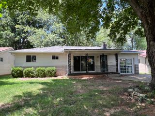 1949 S Broadway Avenue, Springfield, MO 65807